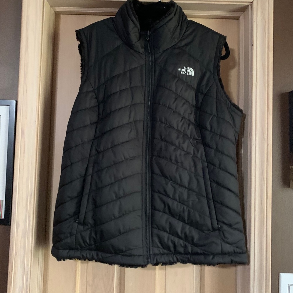 NWOT women’s north face reversible vest